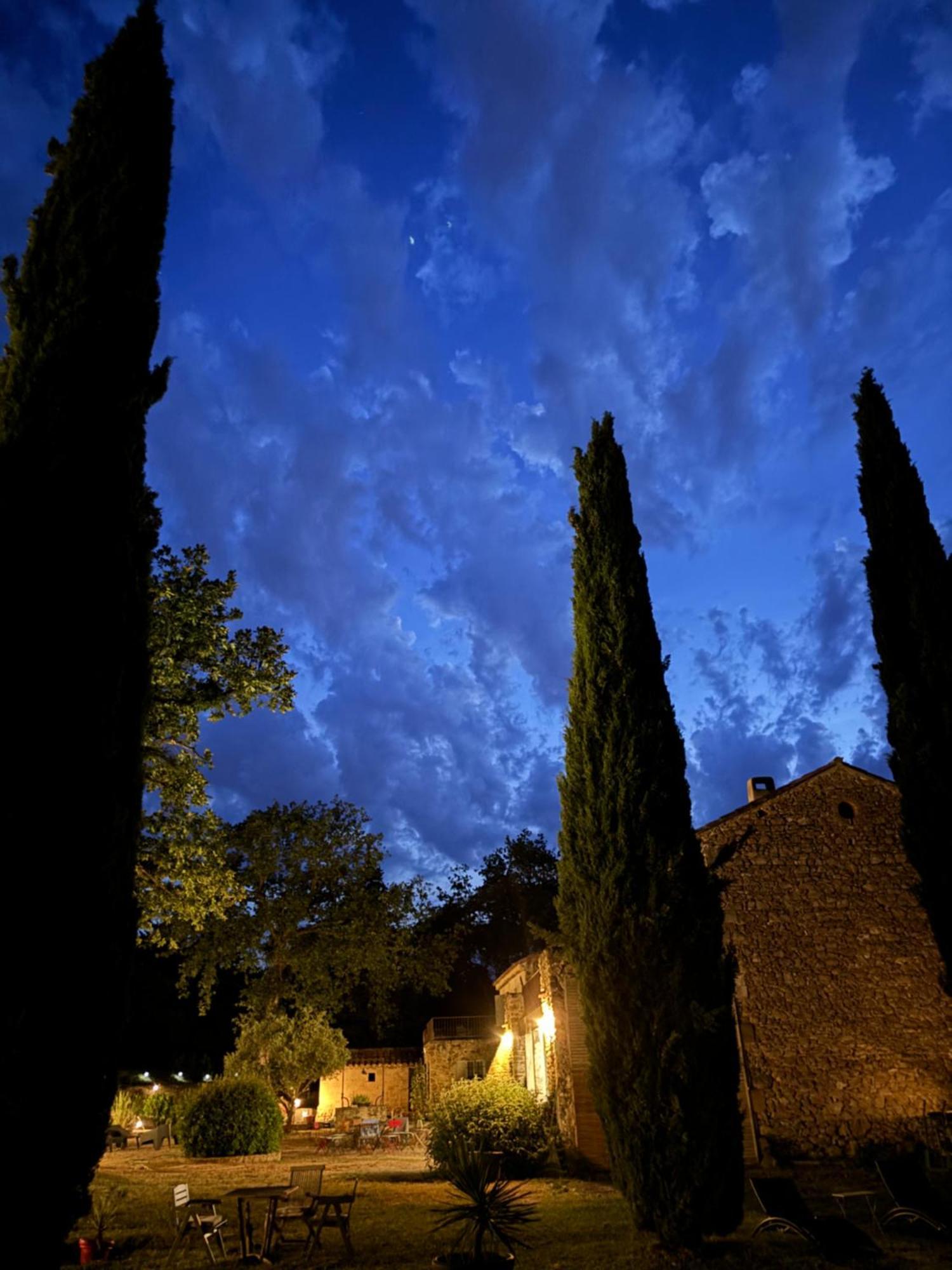 مبيت وإفطار Mondragon Domaine Du Commandeur المظهر الخارجي الصورة